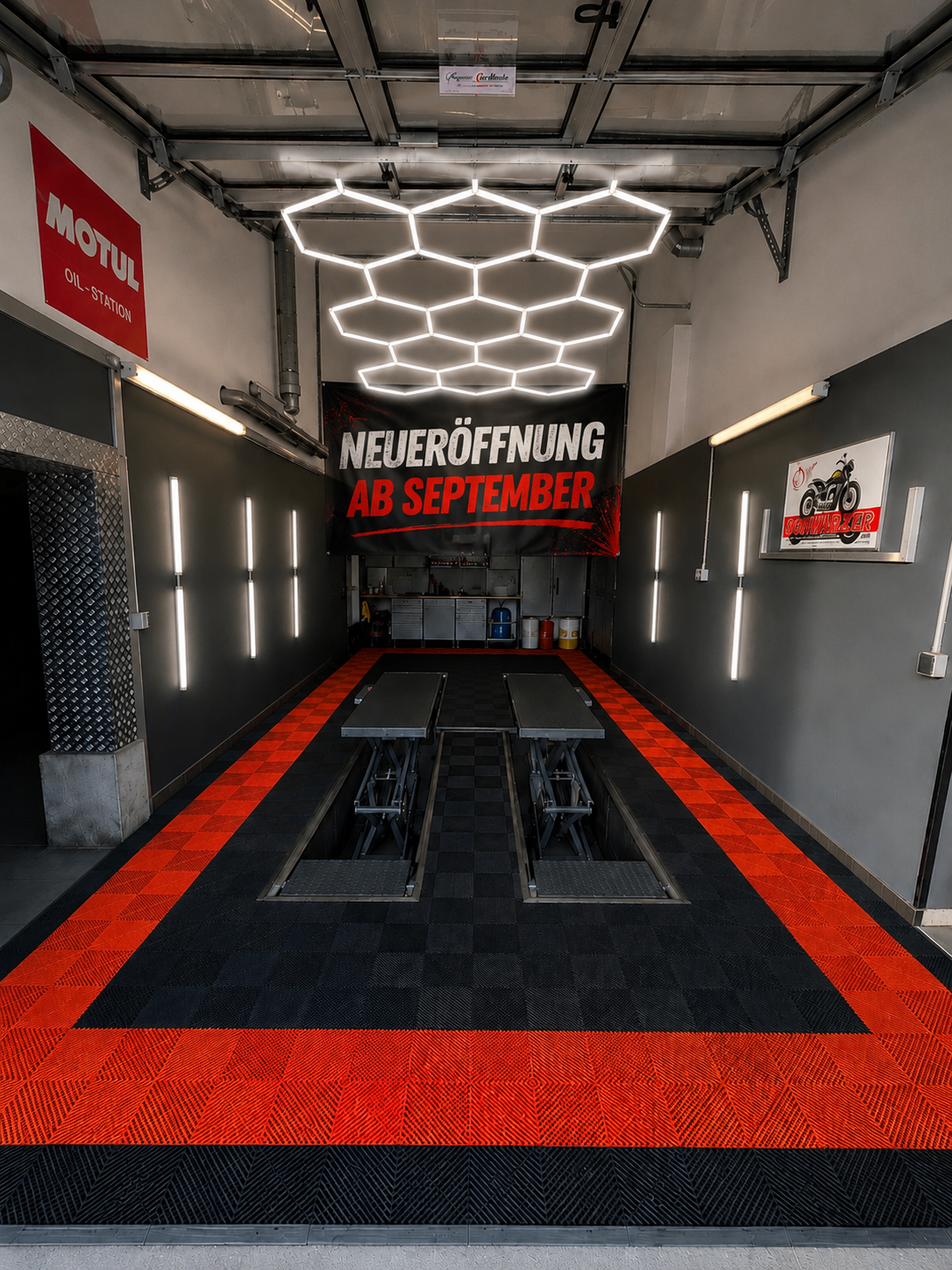 Neue LH-CarCare Halle in Linsenhofen mit Hebebühne und Hexagon-Beleuchtung